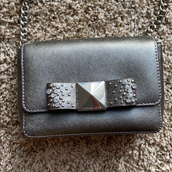 Michael Kors small purse - Picture 1 of 8